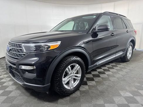 Certified 2022 Ford Explorer XLT w/ Equipment Group 202A AWD/4WD image 8