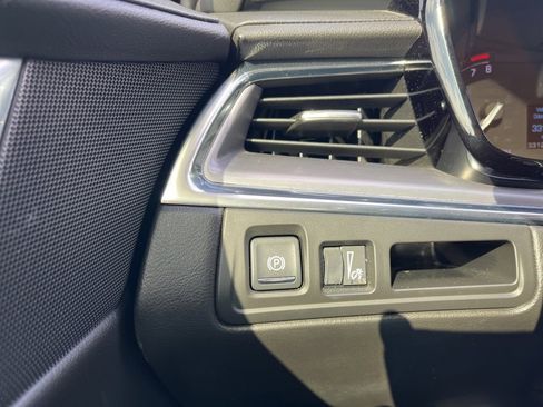 Used 2019 Cadillac XT5 Premium Luxury image 13