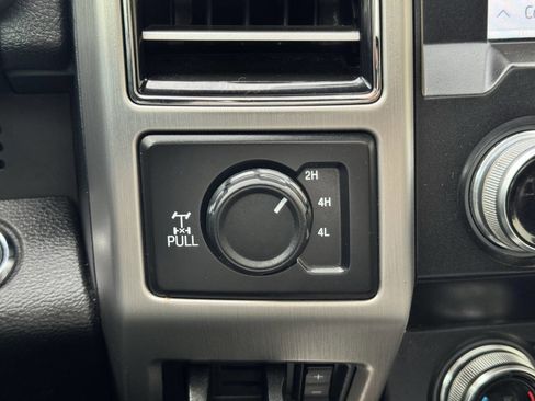 Used 2020 Ford F250 Platinum w/ FX4 Off-Road Package image 32