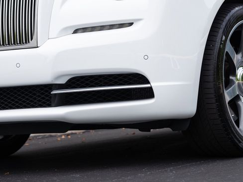 Used 2017 Rolls-Royce Dawn RWD image 29