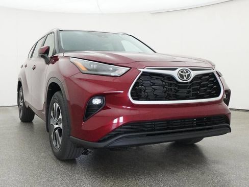 New 2026 Toyota Highlander XLE image 30