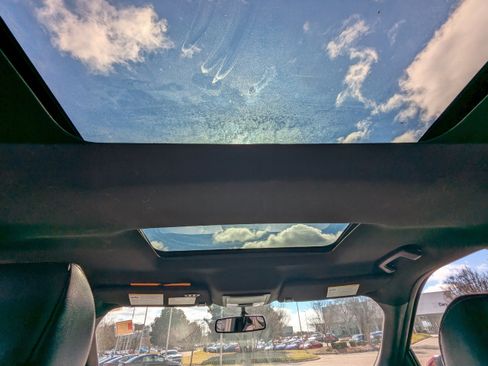 Used 2017 Ford Explorer Limited w/ Class II Trailer Tow Package image 14