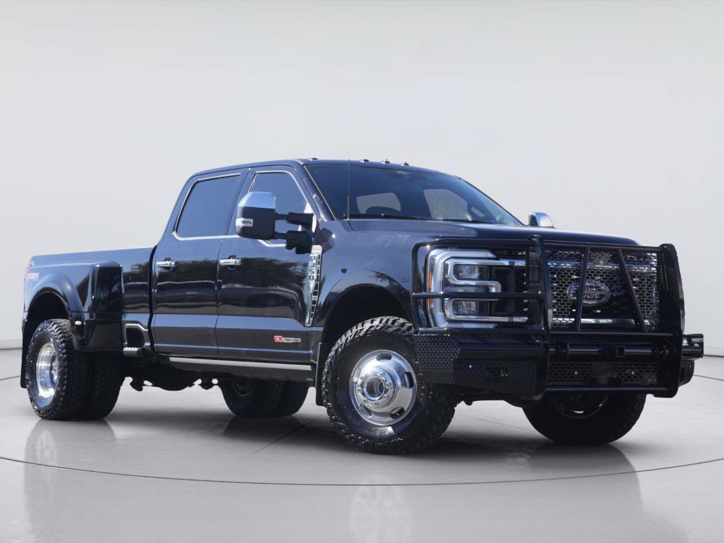 Used 2025 Ford F350 King Ranch w/ Chrome Package AWD/4WD image 2