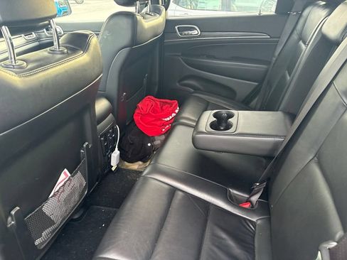 Used 2019 Jeep Grand Cherokee Limited AWD/4WD image 5