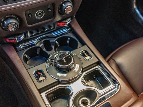 Used 2016 Rolls-Royce Wraith image 35