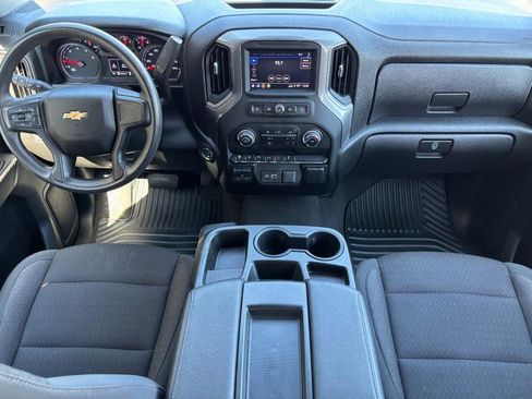 Used 2024 Chevrolet Silverado 2500 Custom w/ Custom Value Package image 11