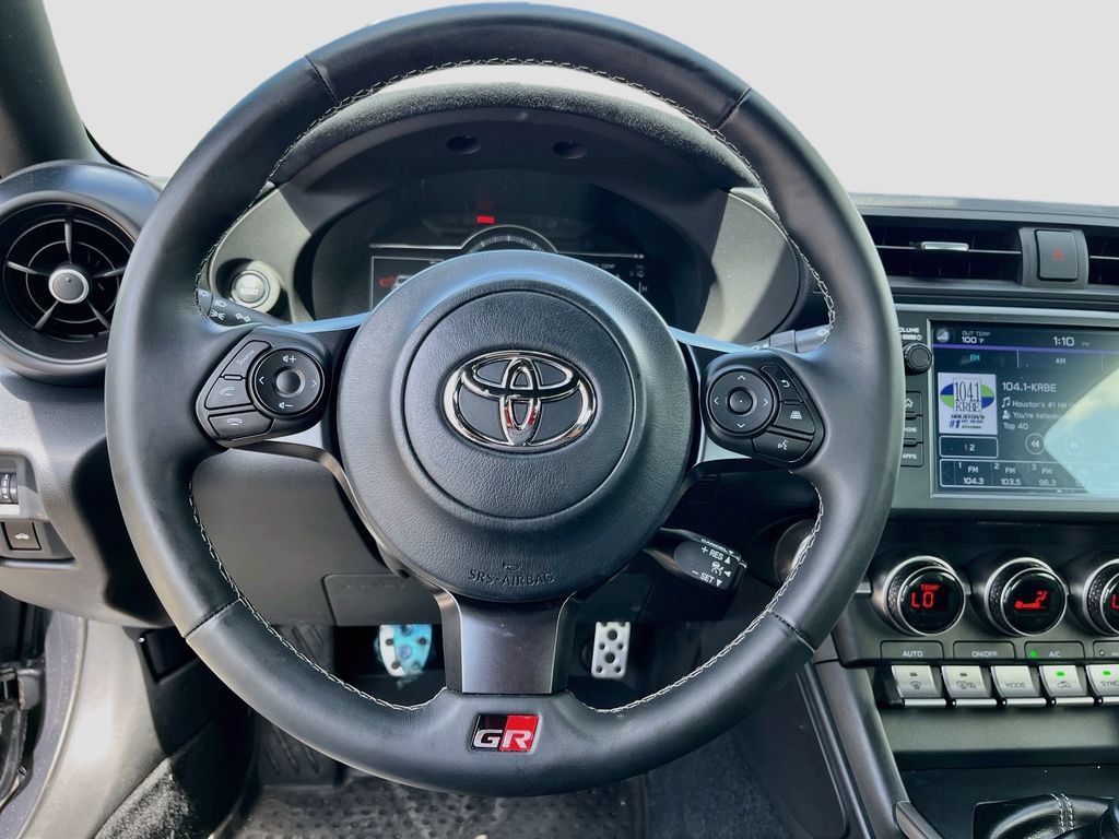 Used 2025 Toyota GR86 Premium w/ ALL Weather Mat Package (TMS) RWD image 11