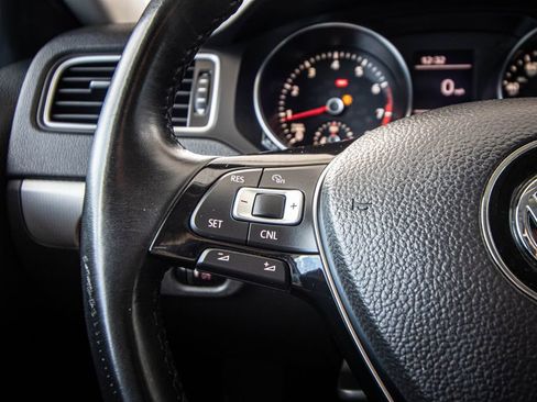 Used 2017 Volkswagen Jetta SE image 34