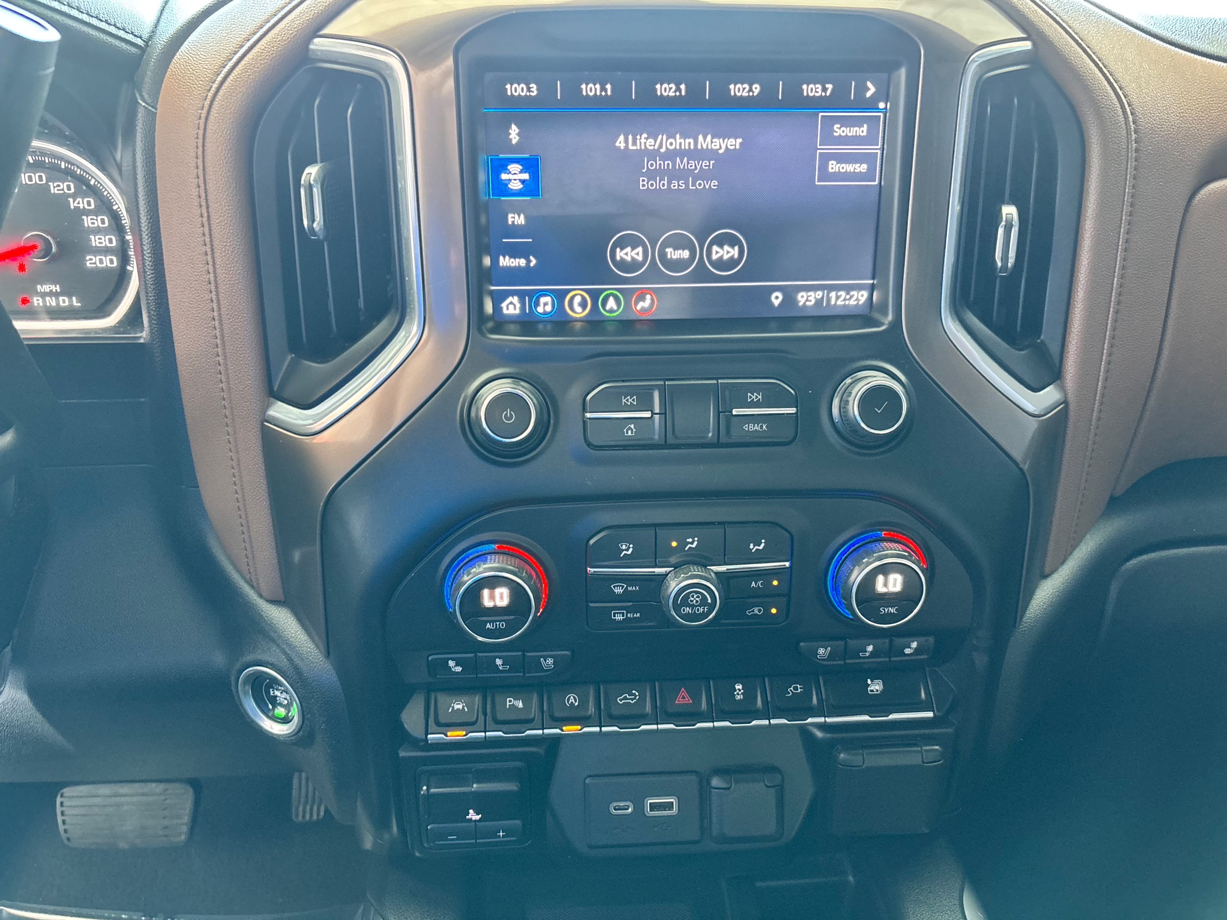 Used 2019 Chevrolet Silverado 1500 High Country w/ High Country Premium Package AWD/4WD image 14