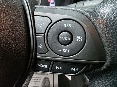 Used 2021 Toyota Corolla LE FWD image 13