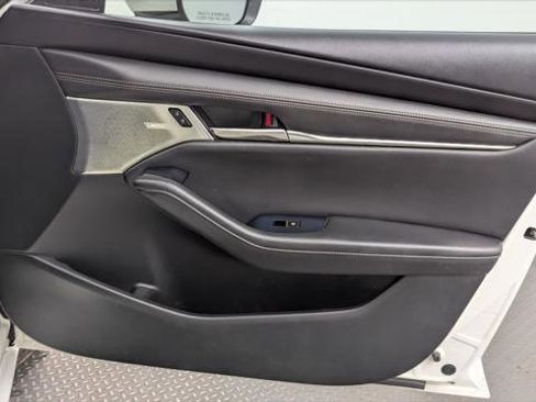 Used 2019 MAZDA MAZDA3 AWD Hatchback w/ Preferred Pkg image 22