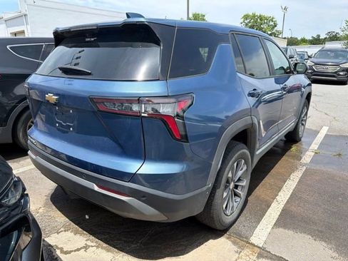 Used 2025 Chevrolet Equinox LT w/ Safety and Technology Package FWD image 6