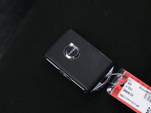 Used 2023 Volvo XC40 Recharge Plus w/ Protection Package Premier AWD/4WD image 31