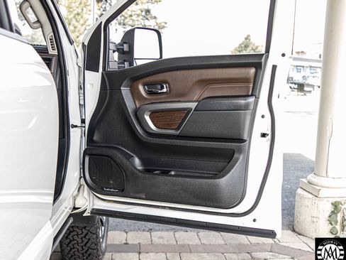Used 2017 Nissan Titan Platinum Reserve image 37