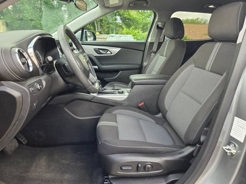 Used 2025 Chevrolet Blazer LT FWD image 23