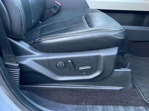 Used 2019 Ford F150 Lariat image 39