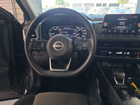 Used 2023 Nissan Rogue SV AWD/4WD image 16