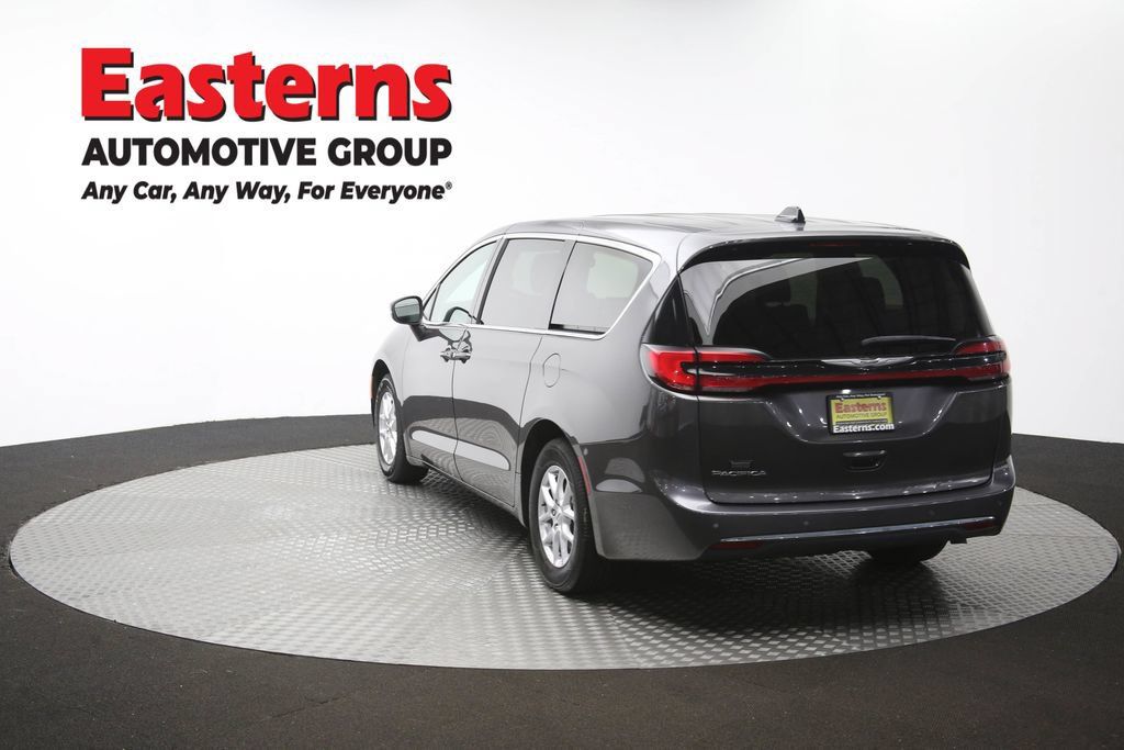 Used 2023 Chrysler Pacifica Touring-L FWD image 67