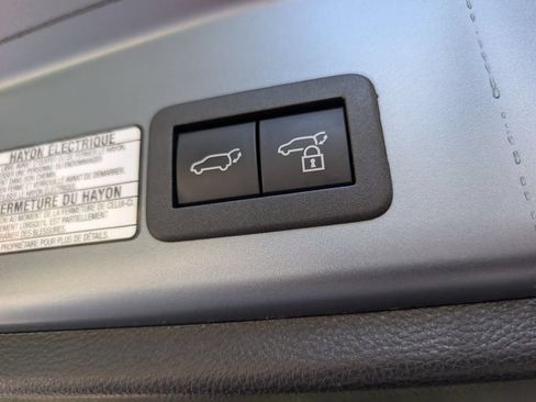 Used 2022 Toyota Corolla Cross XLE w/ Convenience Package AWD/4WD image 13