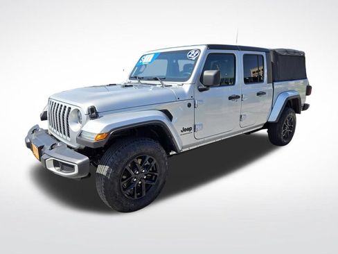 Used 2023 Jeep Gladiator Sport AWD/4WD image 10