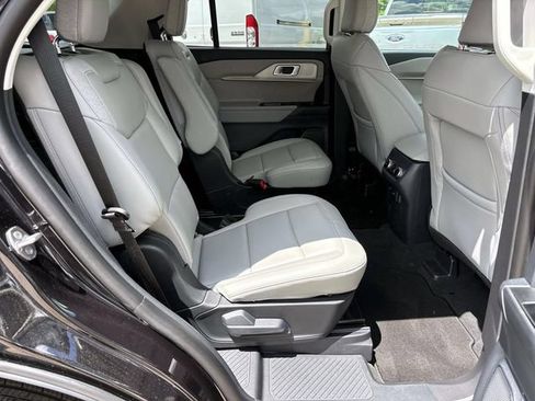 Used 2026 Ford Explorer Active w/ Active Comfort Package AWD/4WD image 18