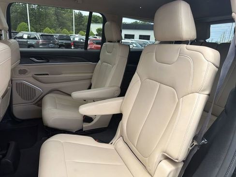 Used 2021 Jeep Grand Cherokee L Limited AWD/4WD image 22
