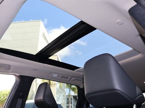 Certified 2025 INFINITI QX60 Pure FWD image 5