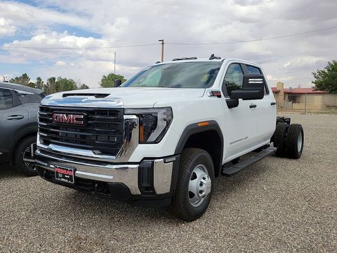 New 2026 GMC Sierra 3500 Pro w/ Fleet Convenience Package image 3