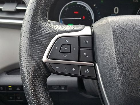 Certified 2024 Toyota Sienna Limited image 21