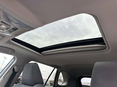 Used 2019 Toyota RAV4 XLE w/ Convenience Package image 17