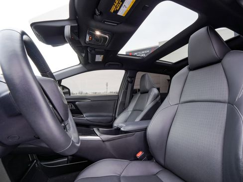 Used 2023 Toyota bZ4X Limited image 29