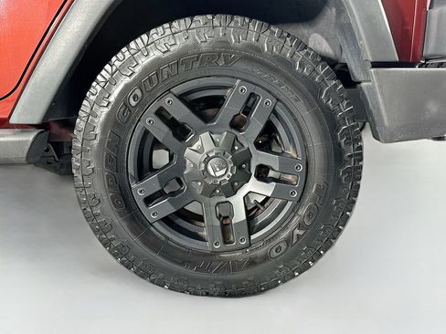 Used 2010 Jeep Wrangler Unlimited Sport RWD image 29
