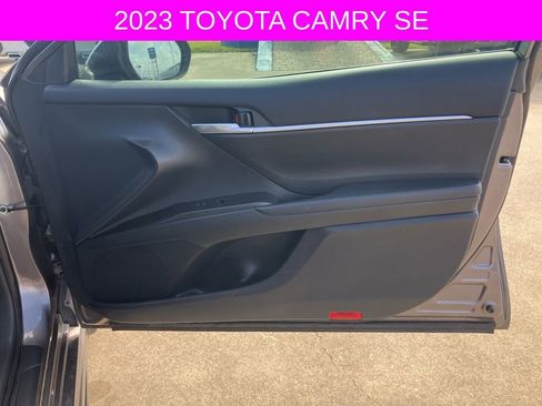 Used 2023 Toyota Camry SE image 12