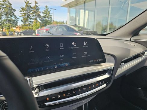 Certified 2024 Cadillac Lyriq Luxury AWD/4WD image 29