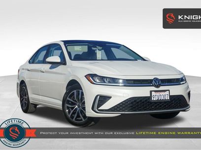 Certified 2025 Volkswagen Jetta SE w/ Sunroof Package