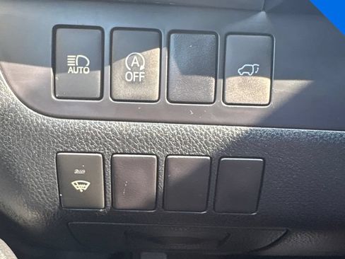 Used 2017 Toyota Highlander XLE AWD/4WD image 16