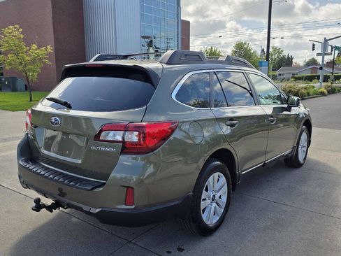 Used 2015 Subaru Outback 2.5i Premium AWD/4WD image 5