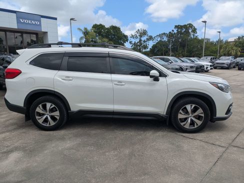 Used 2022 Subaru Ascent Premium w/ Convenience Package AWD/4WD image 3