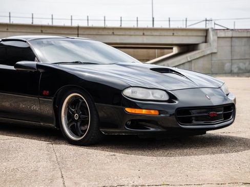 Used 2002 Chevrolet Camaro Z28 w/ SS Performance/Appearance Pkg image 38