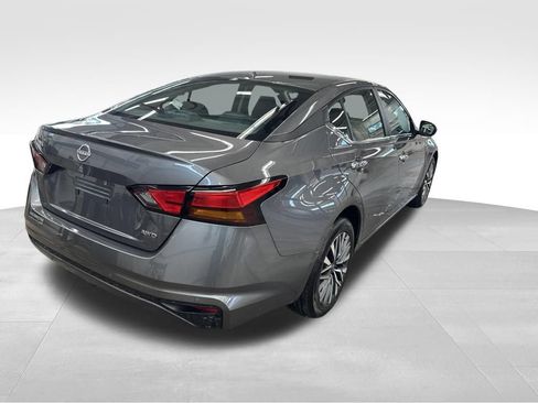 Used 2025 Nissan Altima 2.5 SV AWD/4WD image 32