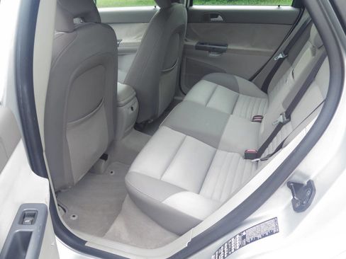 Used 2005 Volvo S40 2.4i FWD image 14