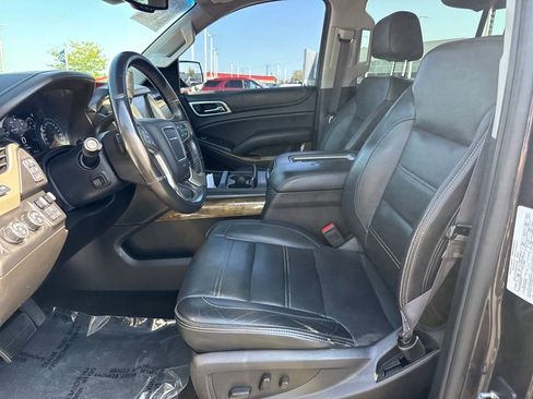 Used 2017 GMC Yukon XL Denali image 16