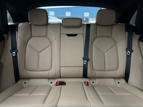 Used 2023 Porsche Macan image 61