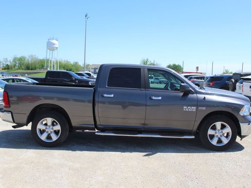 Used 2016 RAM 1500 Classic SLT AWD/4WD image 7