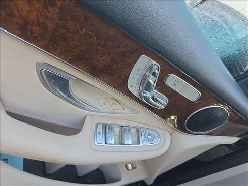 Used 2017 Mercedes-Benz GLC 300 4MATIC image 16