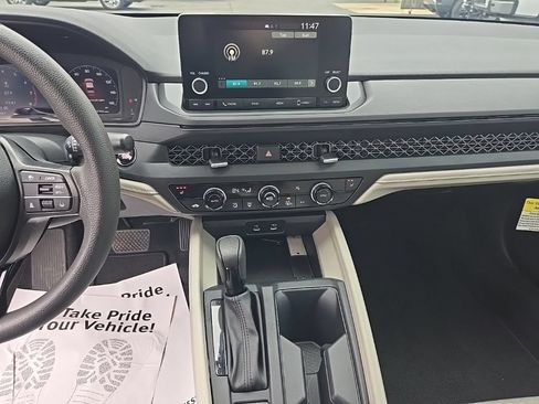 Used 2024 Honda Accord EX image 17