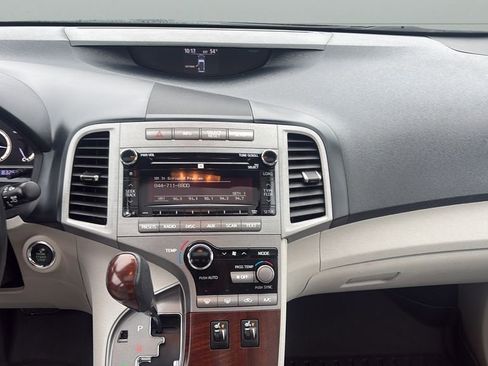 Used 2011 Toyota Venza AWD w/ Comfort Pkg image 16