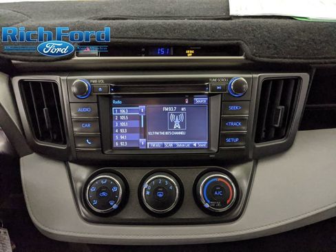 Used 2015 Toyota RAV4 LE image 14