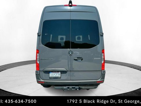 Used 2025 Mercedes-Benz Sprinter 2500 image 4