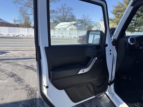 Used 2013 Jeep Wrangler Unlimited Sahara w/ Connectivity Group image 16